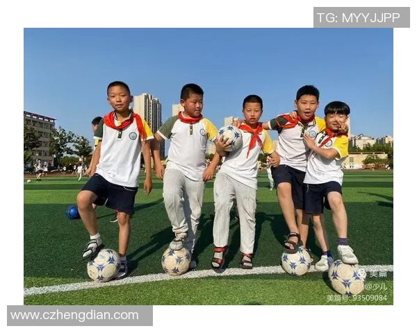 足球球星走进课堂分享成长故事激励学生勇敢追梦